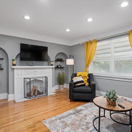 Modern & Cozy East Side Gem ~ Queen Beds ~ Parking Detroit Ngoại thất bức ảnh
